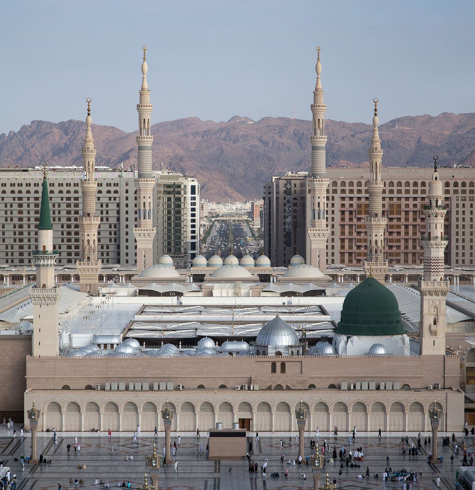 المسجد النبوي الشريف بالقبة الخضراء